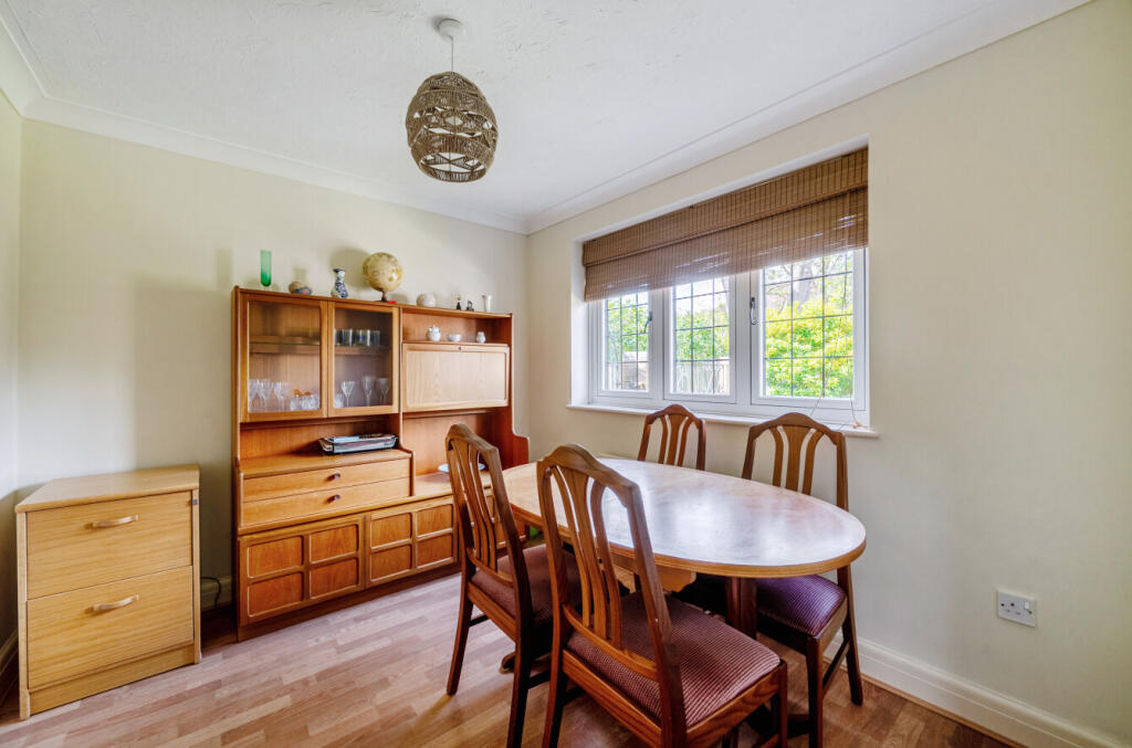House in Binfield, Bracknell Forest - View 4
