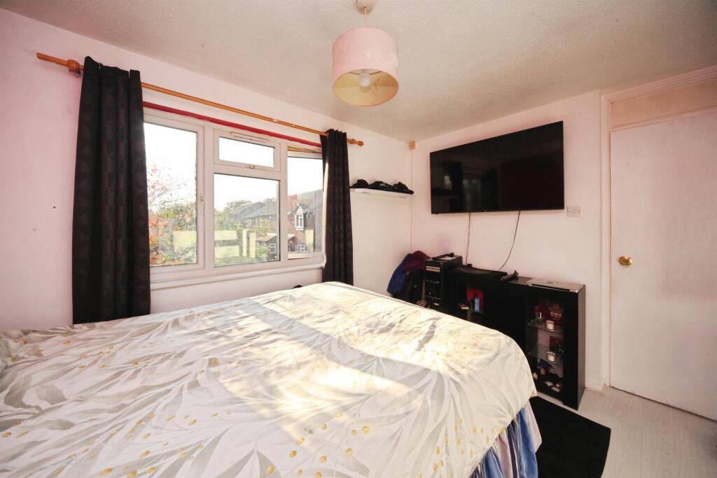 House in Luton - More
