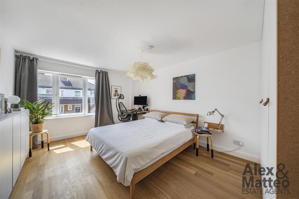 Apartment in London, Canada Water, Rotherhithe - View 3