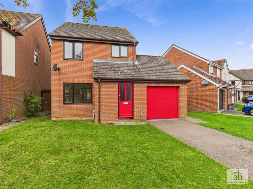 3-bed detached on Lummis Vale, Kesgrave, £330,000
