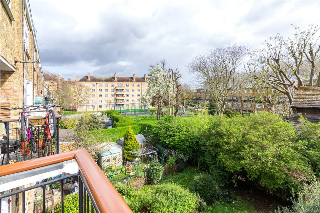 Apartment in London - More