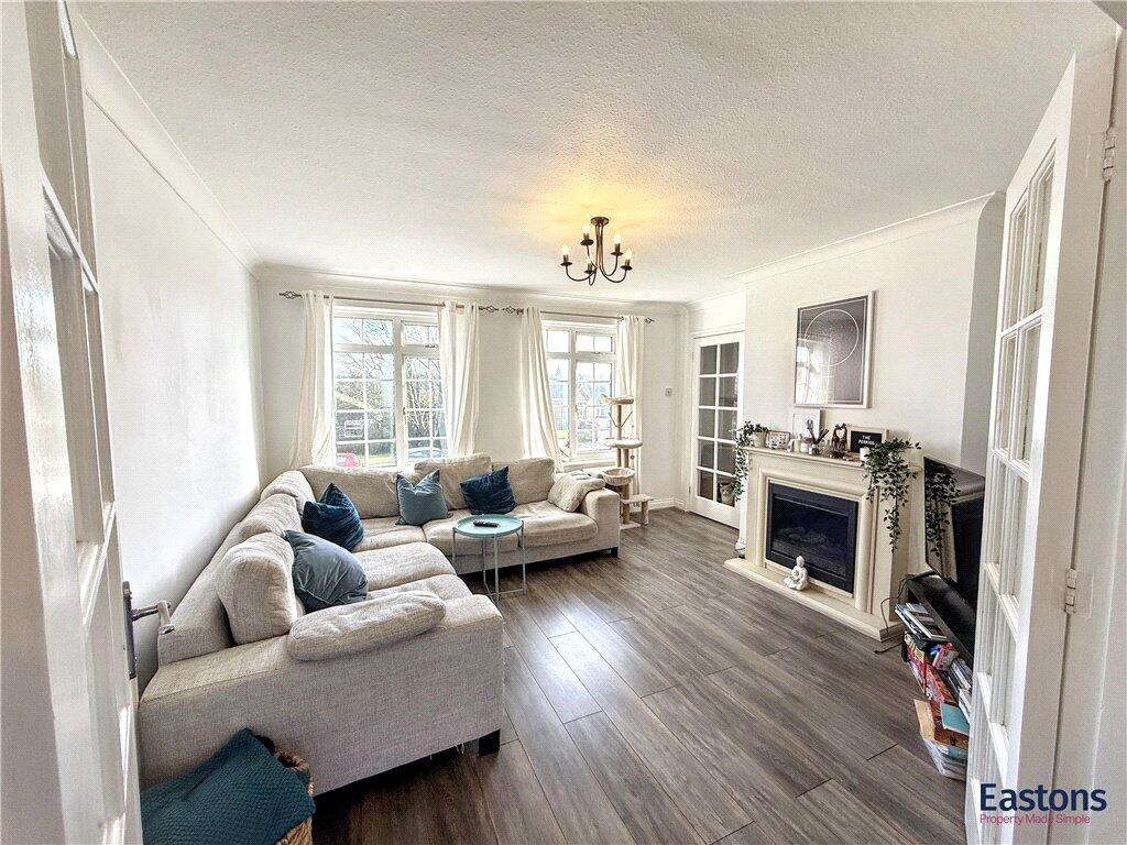 Tattenham Crescent, Epsom, Surrey, KT18 photo 4