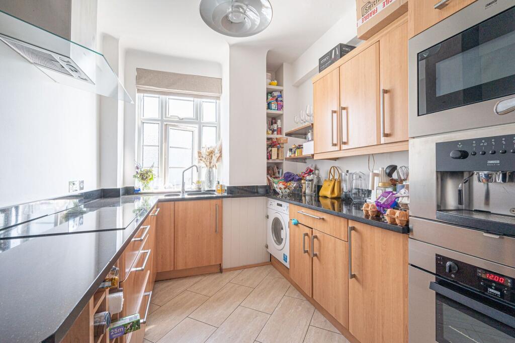 Apartment in London - View 4