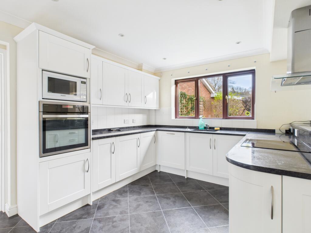 House in Basingstoke and Deane, Cufaude Village, Chineham - View 5