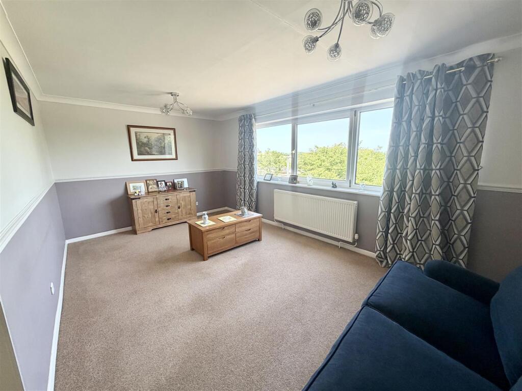 Crane Furlong, Highworth, Swindon - View 2