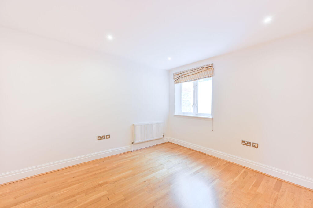 House in London - View 5
