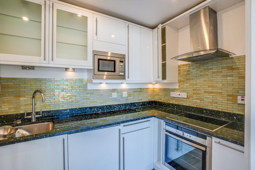 Apartment in London - View 5