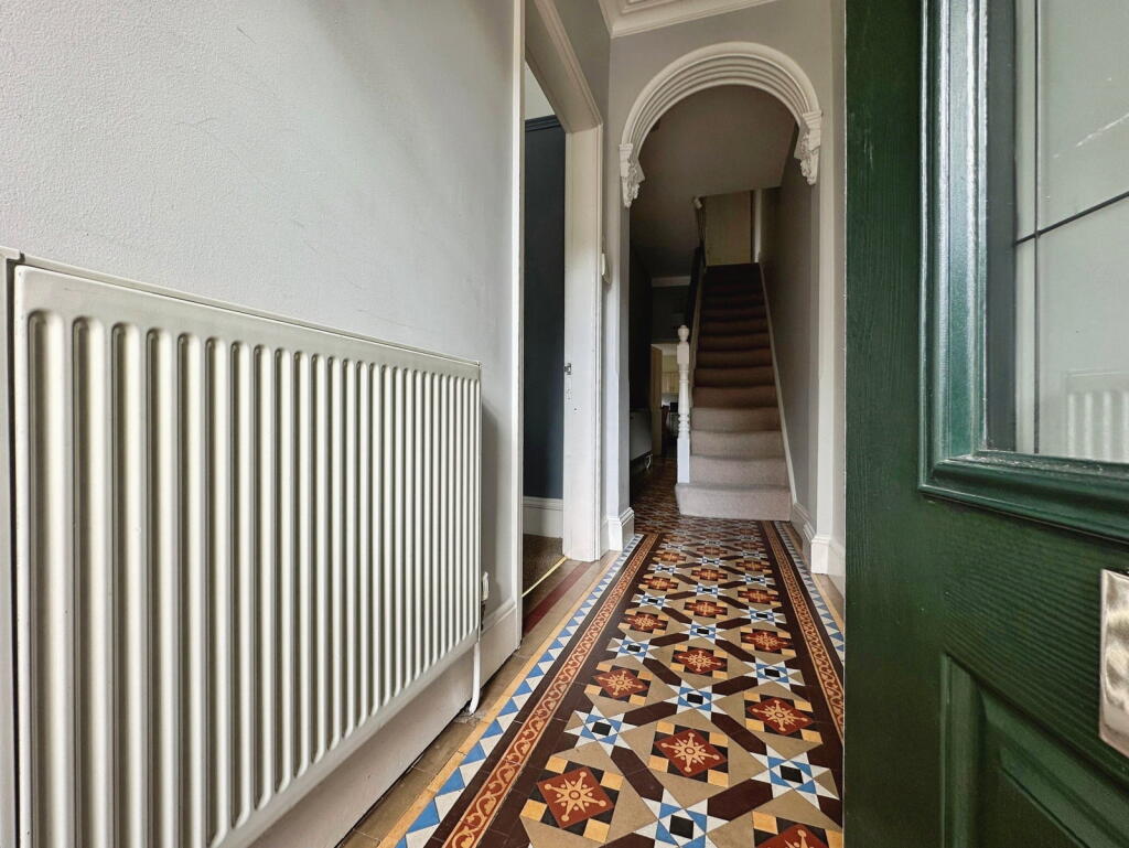 House in Wolverhampton, Tettenhall - View 2