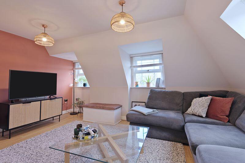 Main image of property: 108 Station Road, Barnet