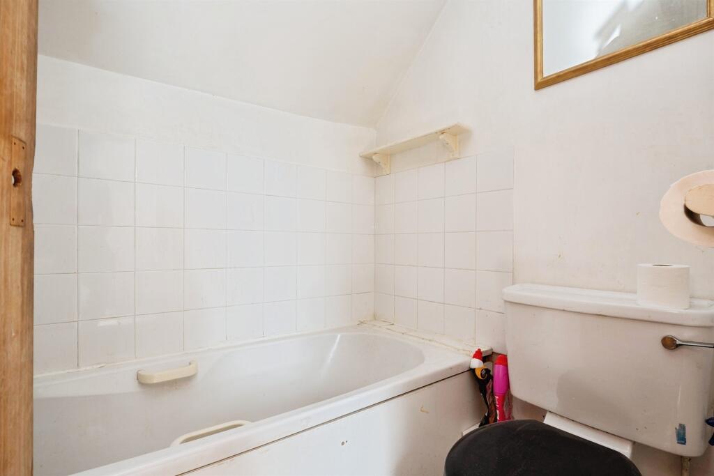 House in Tunbridge Wells, Southborough - View 5