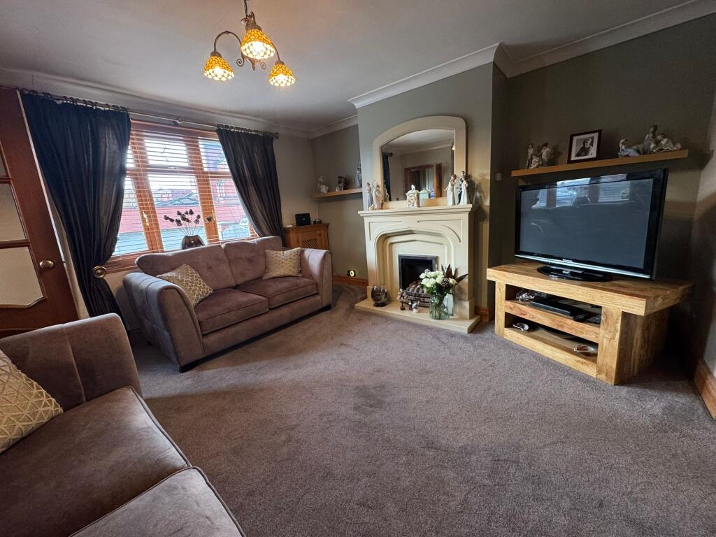 St. Lawrence Road, Denton, M34 photo 4