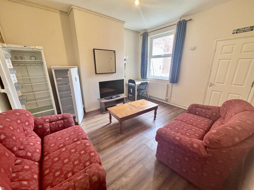 House in Nottingham - View 2