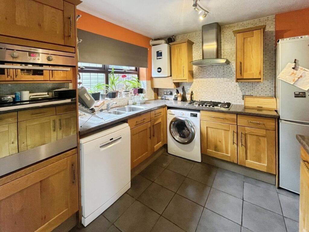 House in High Peak, Whitfield - View 4