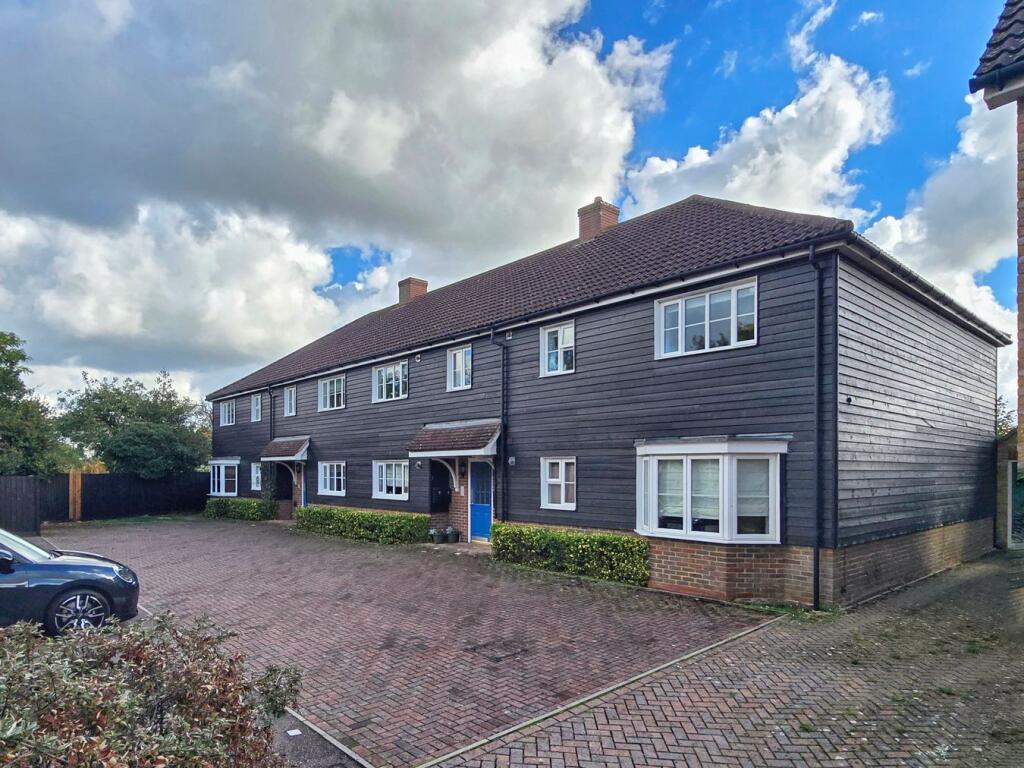 2-bed flat on Gardeners Close, Maulden, Bedfordshire, MK45, £240,000