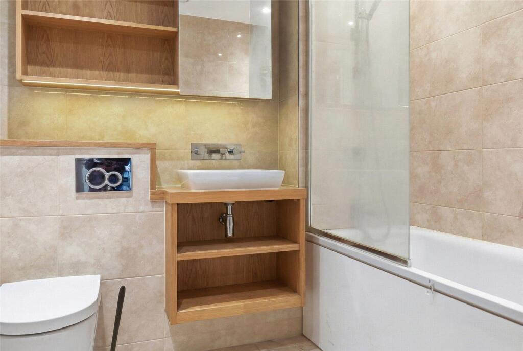 Apartment in London - View 5
