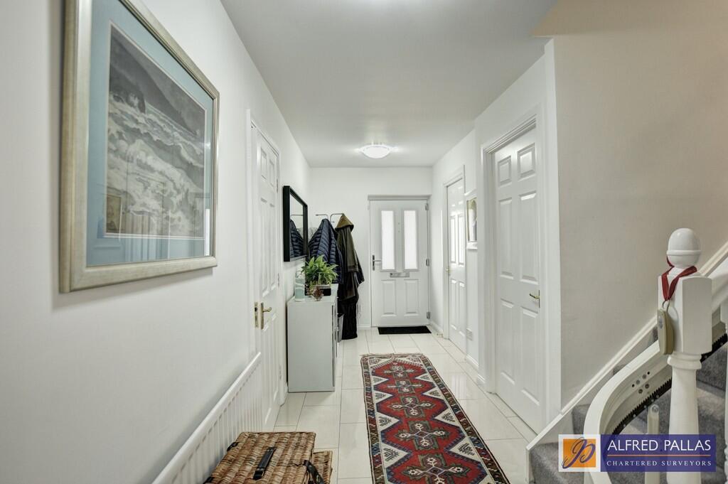 Haven Court, North Haven photo 2