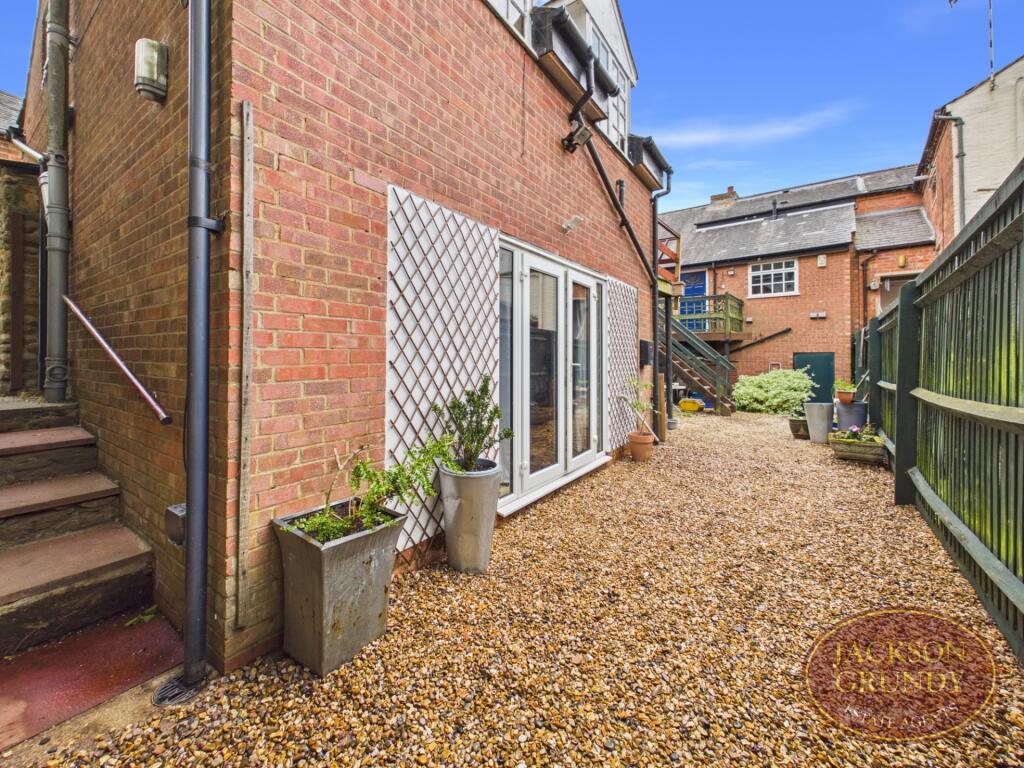 Main image of property: Sheaf Street, Daventry, NN11 4AA