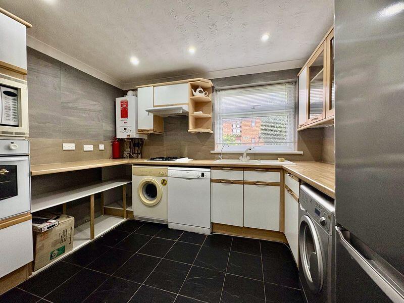 Cressington Place, Bourne End photo 4