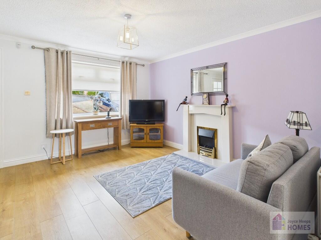 3-bed semi-detached on 1, Breamish Place, Gardenhall, East Kilbride, £180,000