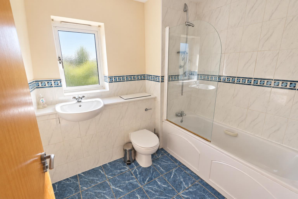Apartment in Chester, Hough Green, City of Chester - More