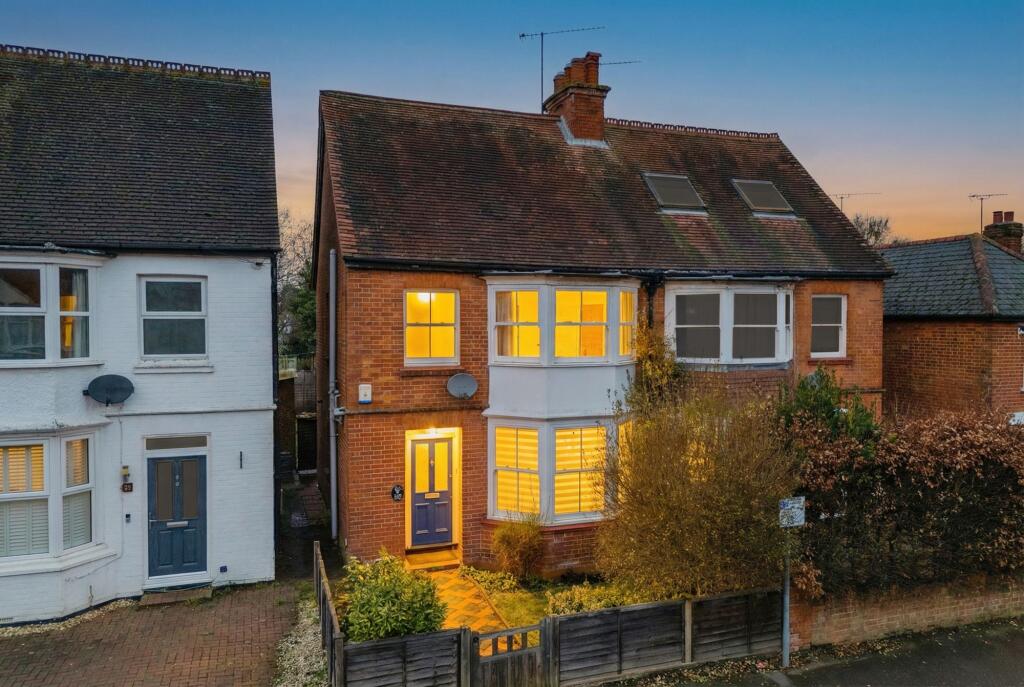 Main image of property: Wescott Road, Wokingham, RG40