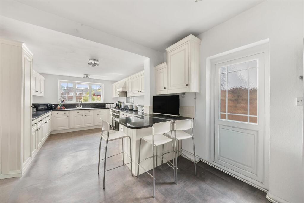 House in London, Ickenham - View 3