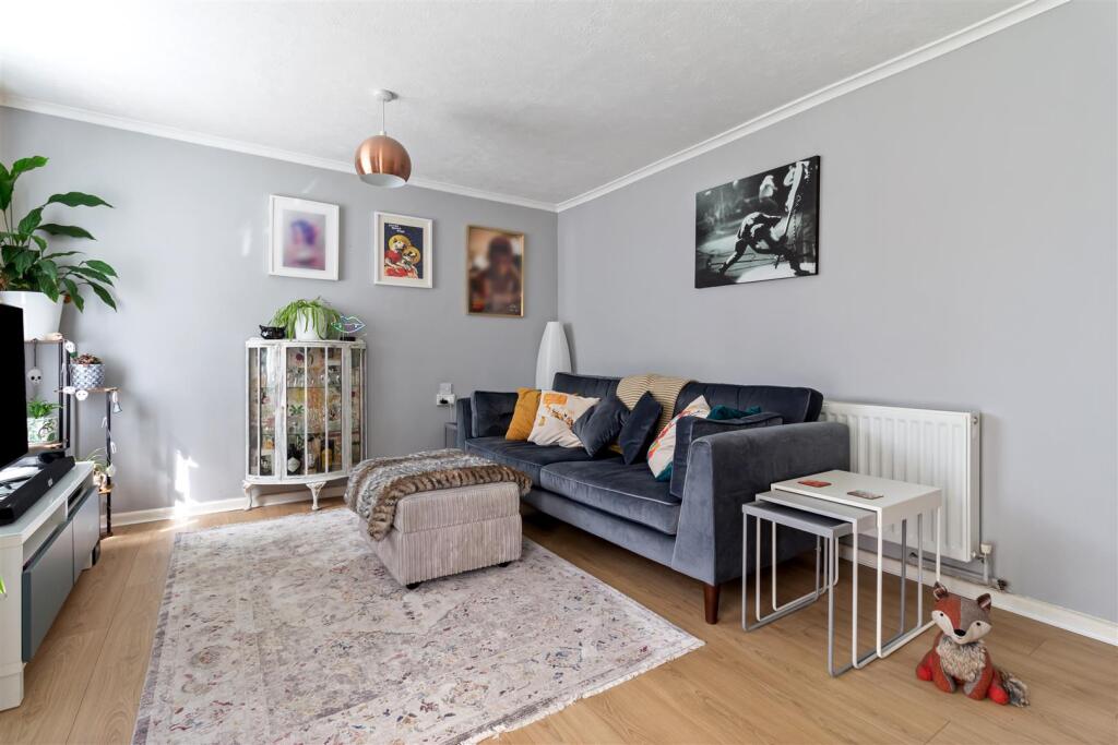 Apartment in Brighton - View 4