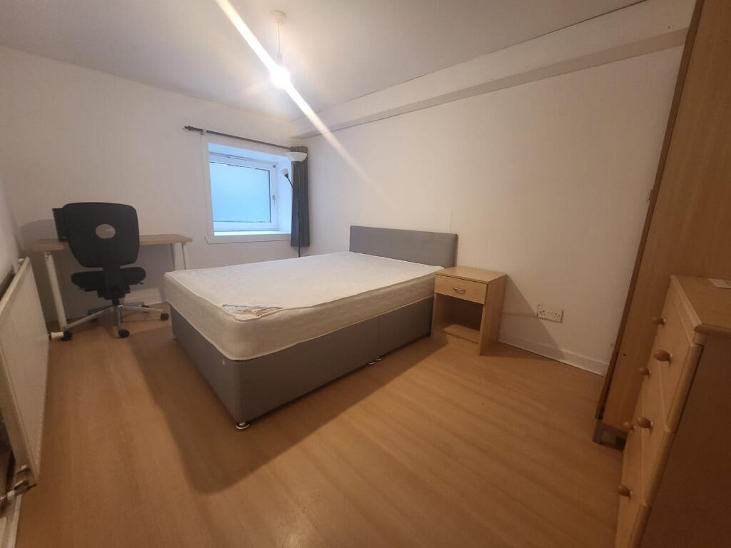 6 bedroom duplex for rent