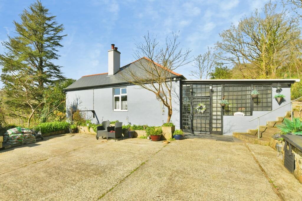 Main image of property: ,, Saltash