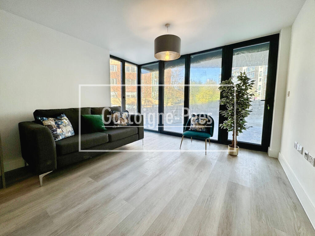Apartment in Rushmoor, Farnborough - More