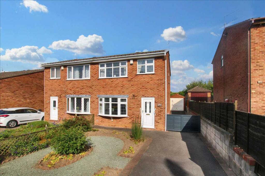 3-bed semi-detached on Atherfield Gardens, Eastwood, Nottingham, £190,000