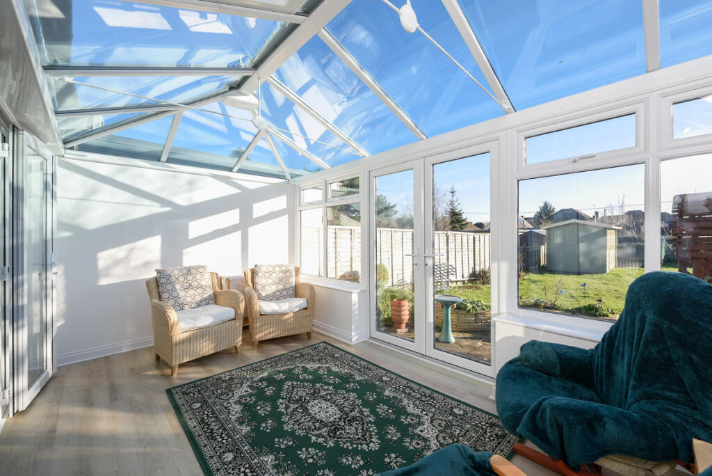 Seymour Park Road, Marlow, SL7 photo 4