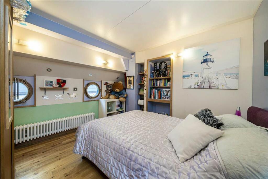 House in Spelthorne, Surrey - View 6