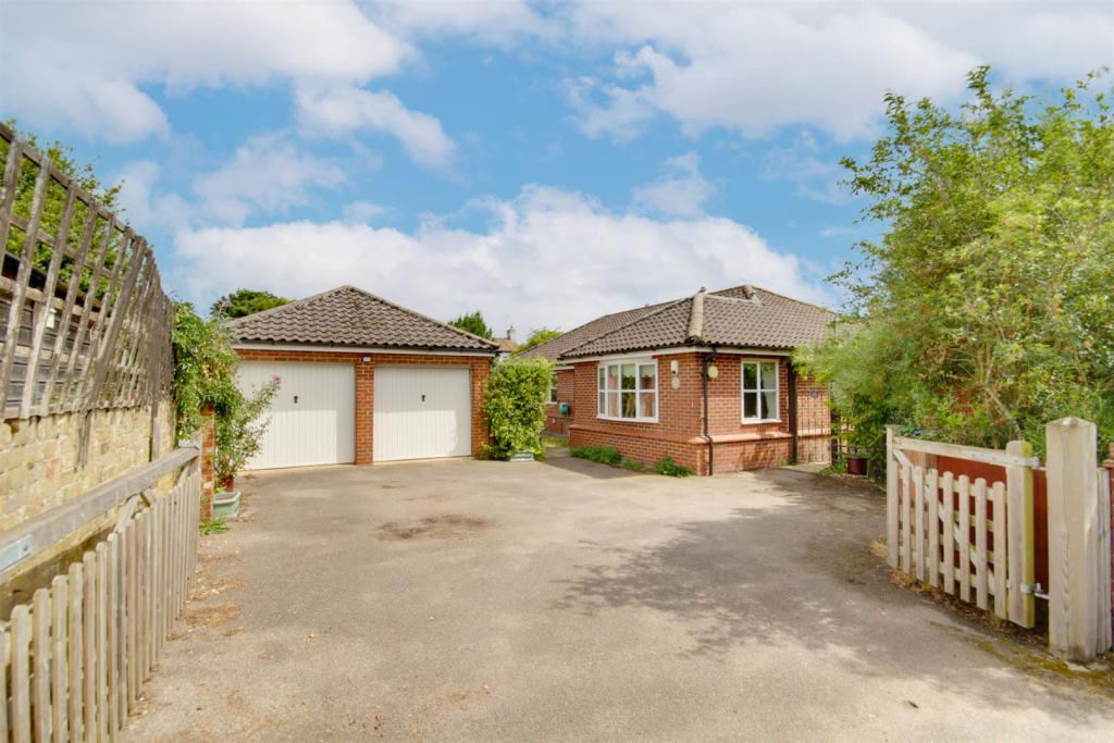 Main image of property: Library Walk, Somersham