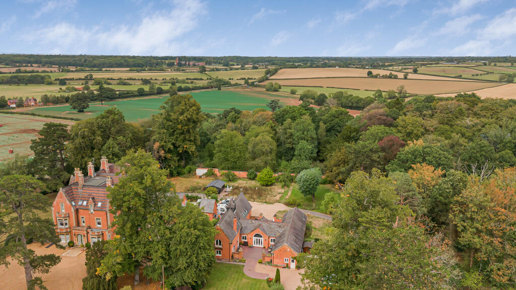 House in Warwick, Eathorpe - More