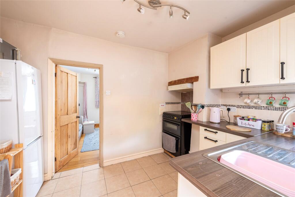 Blackwell End, Potterspury, Towcester, Northamptonshire, NN12 photo 3