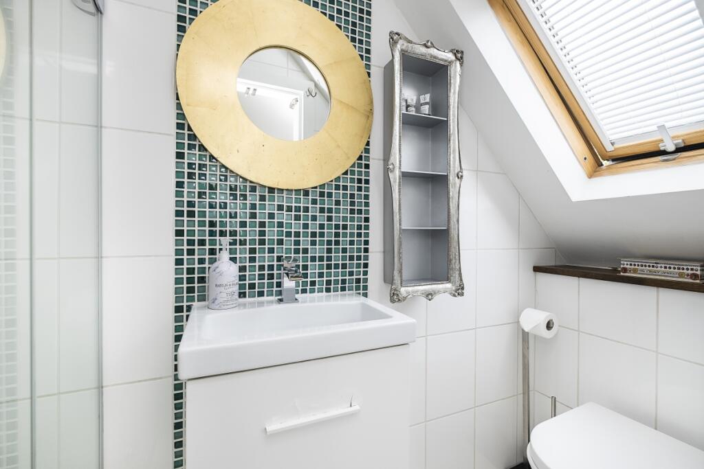 2 bedroom semi-detached house for rent