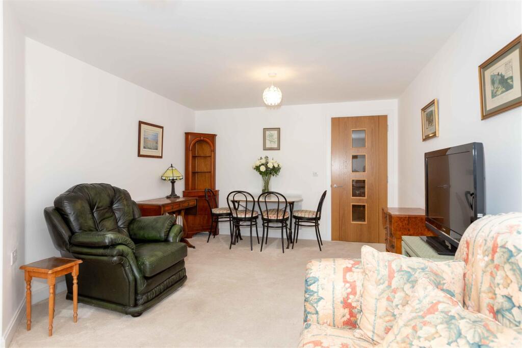 Heene Road, Worthing photo 3