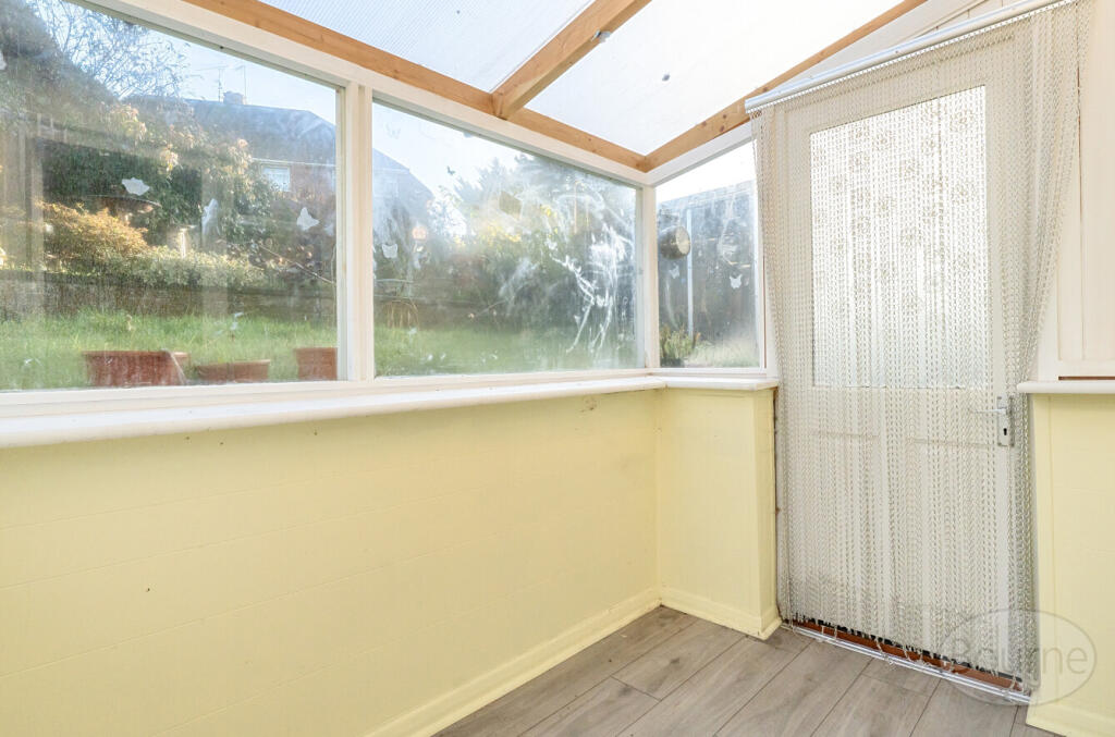 Apartment in Farnham, Shortheath - View 5