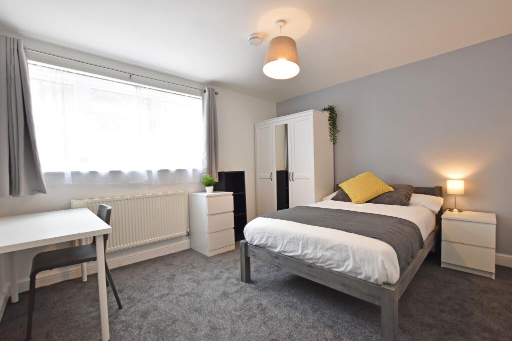 House in Nottingham, Beeston - More