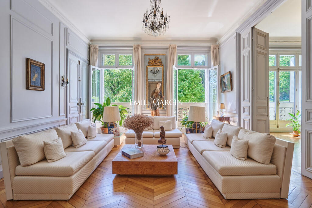 Main image of property: Paris-Isle of France, Paris, Paris 16