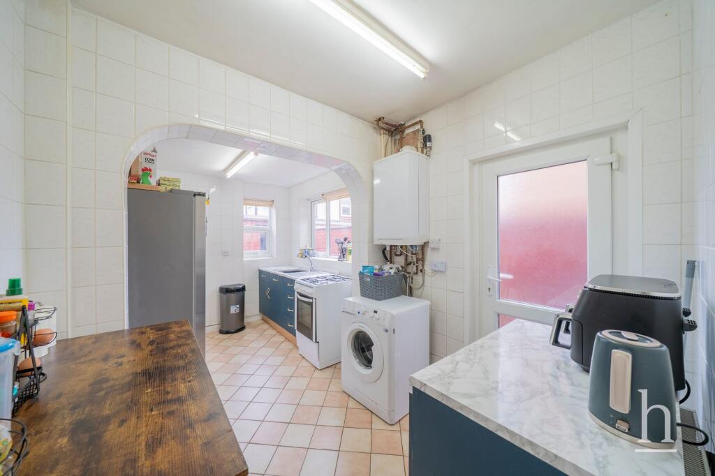 Portland Street, Birkenhead, CH41 - More