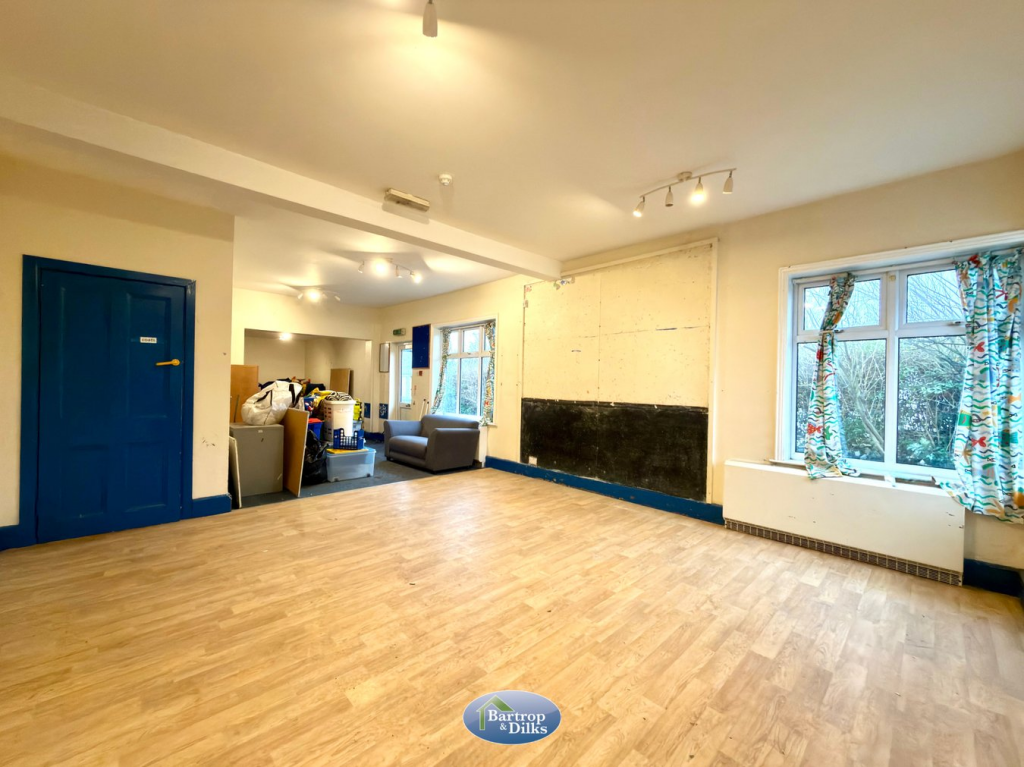 92 North Road photo 4