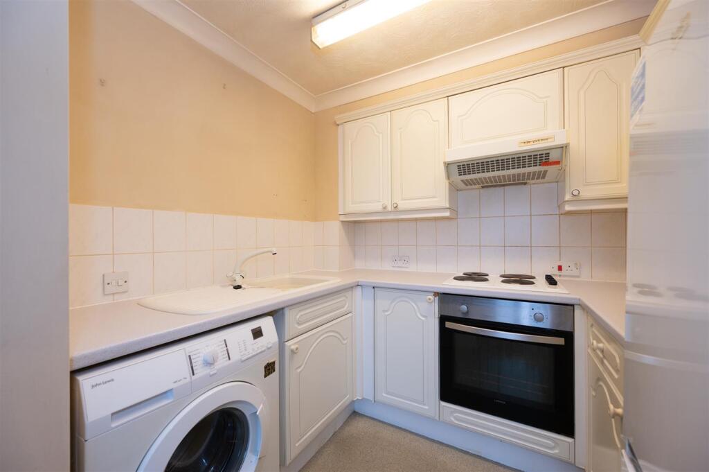 Southwood Road, Hayling Island photo 2