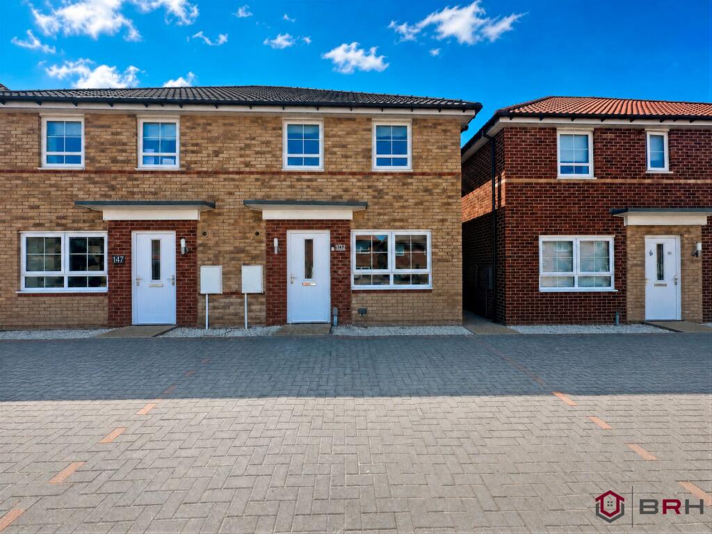 3-bed semi-detached on Mirabelle Way, Harworth, DN11, £199,995