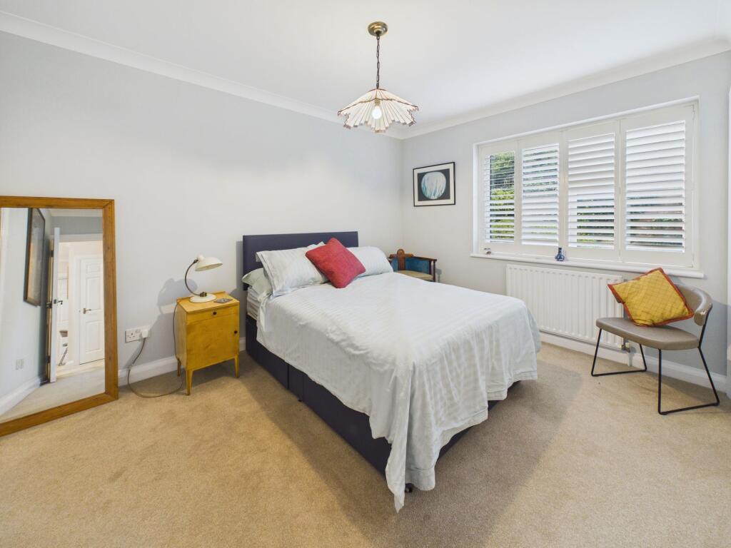 Apartment in Eastbourne, East Sussex - View 4