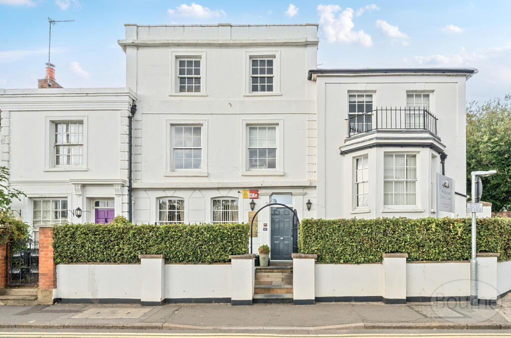 Main image of property: East Street, Farnham, Surrey, GU9