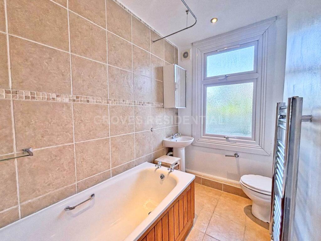 House in Kingston upon Thames - View 4