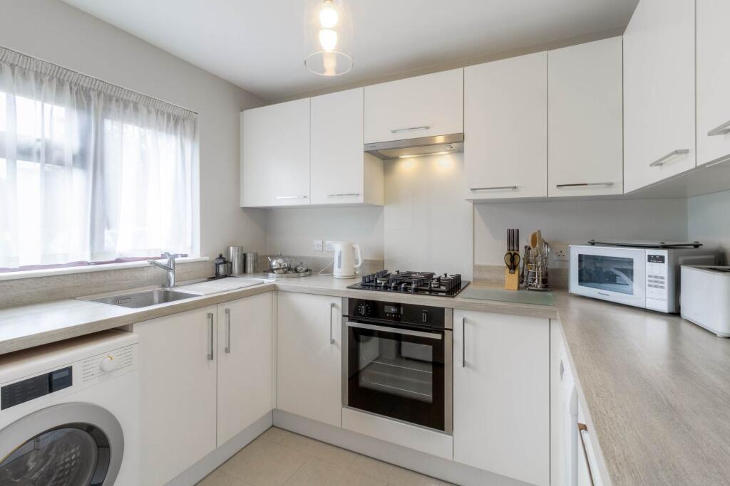 House in Milton Keynes, Conniburrow, Great Linford - View 4