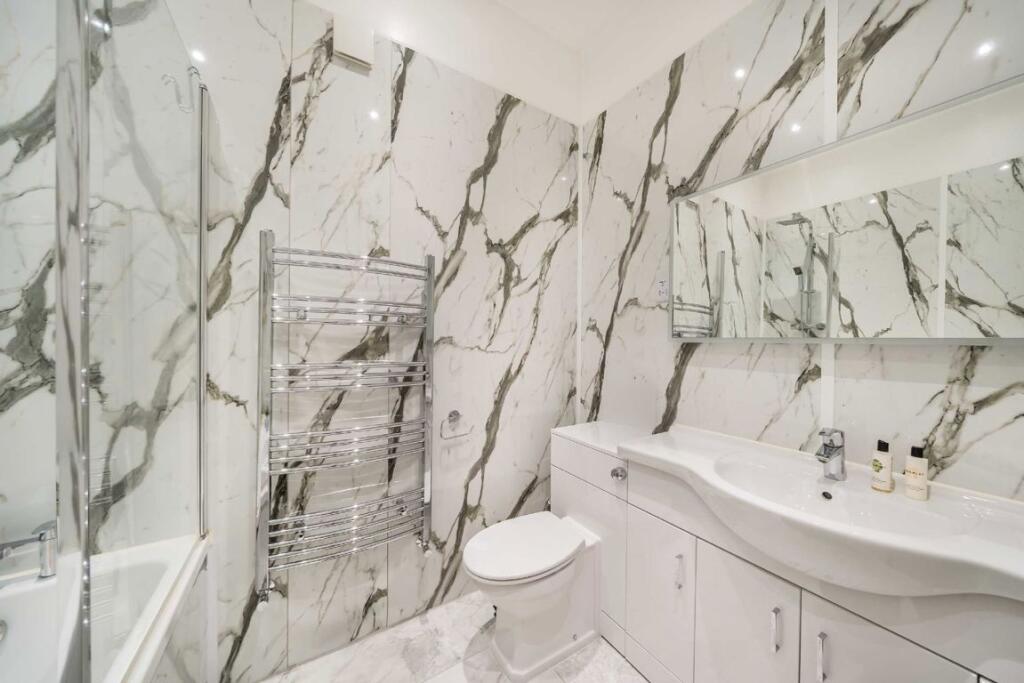 Apartment in London - View 5